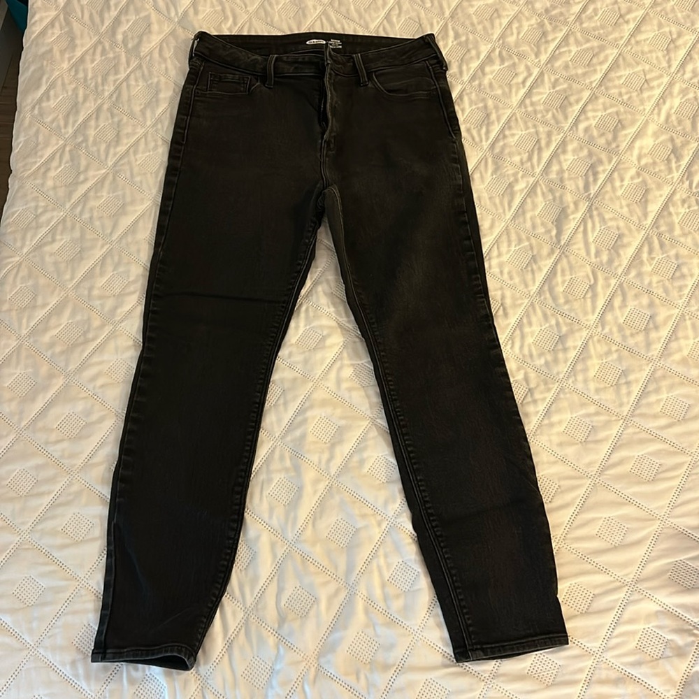 Black high waisted skinny jeans